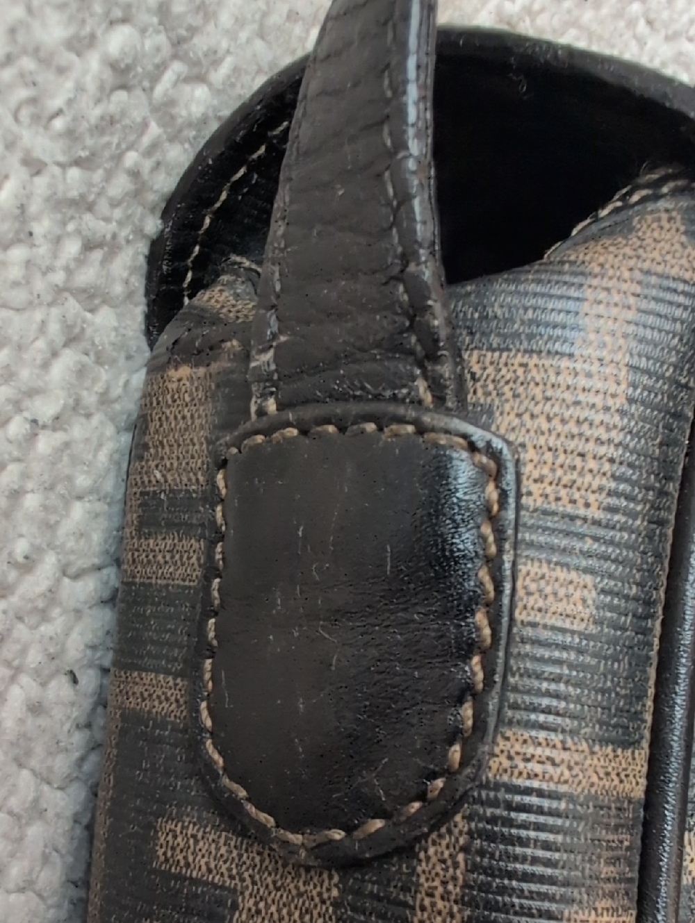 Fendi Vintages Restored Brown Zucca Canvas Crossbody Bag In Good Condition - Picture 9 of 16